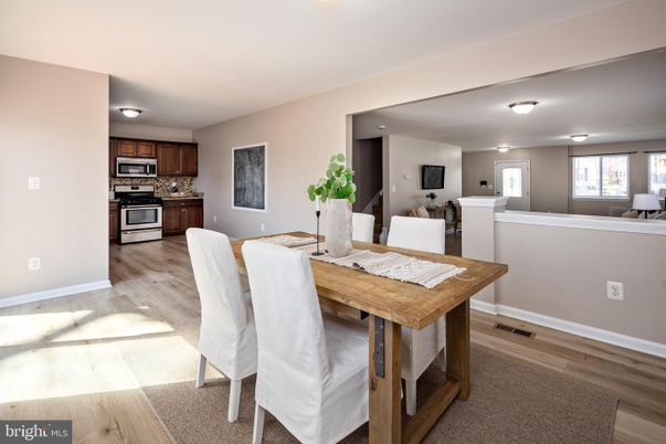 Dining room, Interior, Kitchen, Stainless Steel Appliances, Wood Texture Flooring