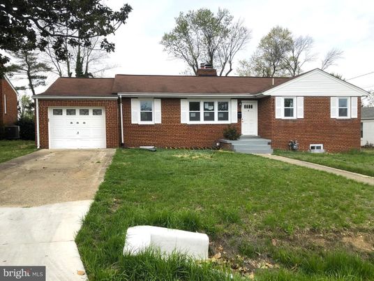 Attached, Exterior, Facade, Brick Facade, Ranch