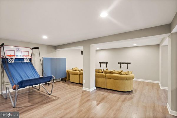 Fitness Equipment, Interior, Recessed Lighting, Wood Texture Flooring