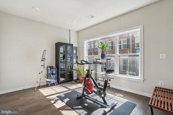 Fitness Equipment, Interior, Recessed Lighting, Wood Texture Flooring