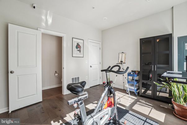 Fitness Equipment, Interior, Recessed Lighting, Wood Texture Flooring