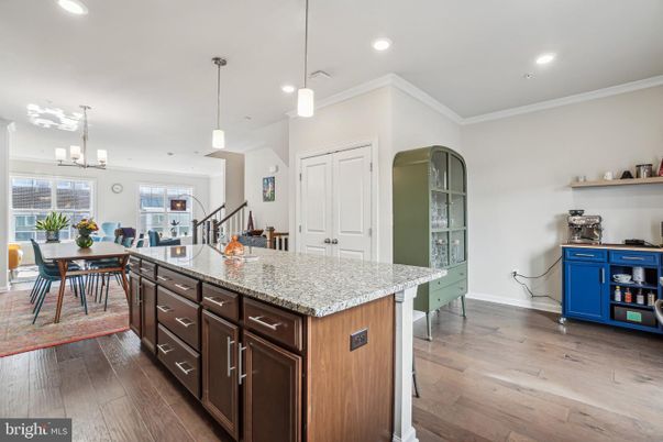 Chandelier, Dining room, Interior, Kitchen, Pendant Lights, Recessed Lighting, Wood Texture Flooring