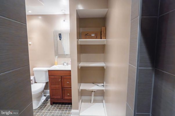 Bathroom, Interior, Recessed Lighting
