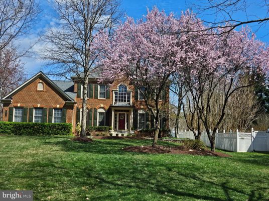Backyard, Exterior, Facade, Brick Facade, Brick Traditional