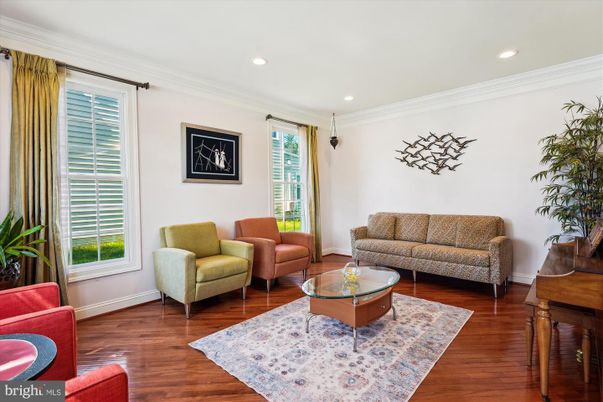 Interior, Living room, Piano, Recessed Lighting, Wood Texture Flooring