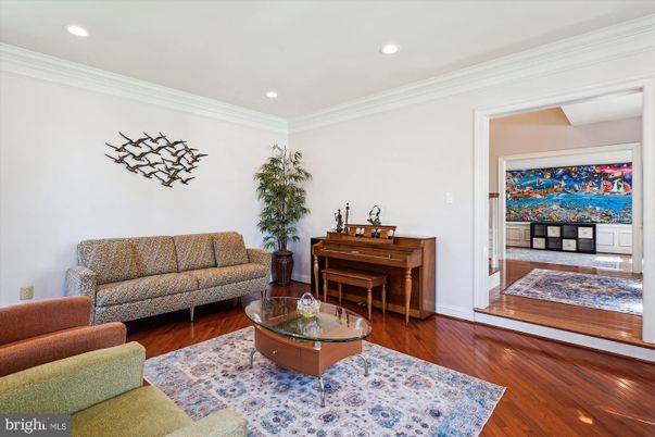 Interior, Living room, Piano, Recessed Lighting, Wood Texture Flooring