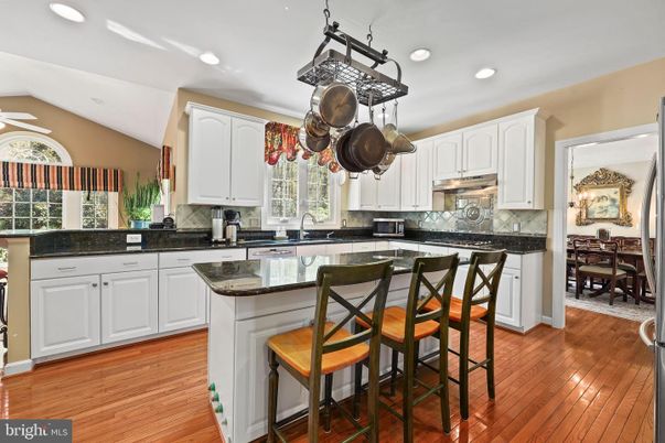 Dining room, Interior, Kitchen, Recessed Lighting, Wood Texture Flooring