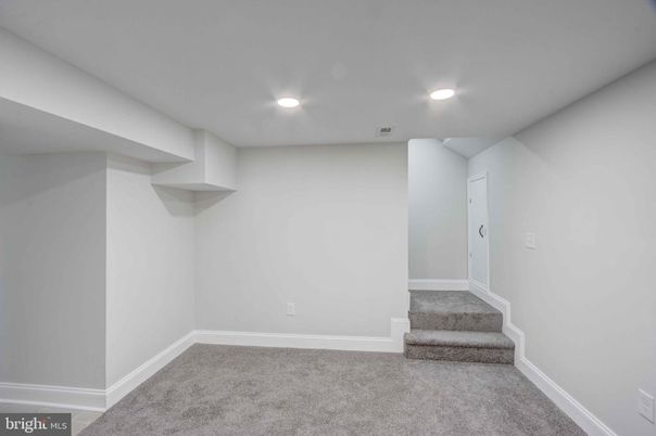 Empty room, Interior, Recessed Lighting