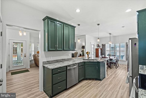 Dining room, Interior, Kitchen, Pendant Lights, Recessed Lighting, Wood Texture Flooring