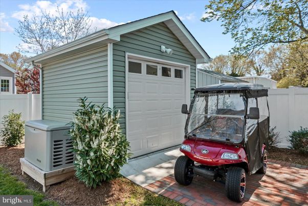 Detached Garage, Exterior