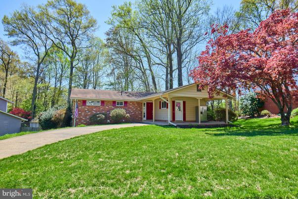 Backyard, Exterior, Facade, Brick Facade, Ranch