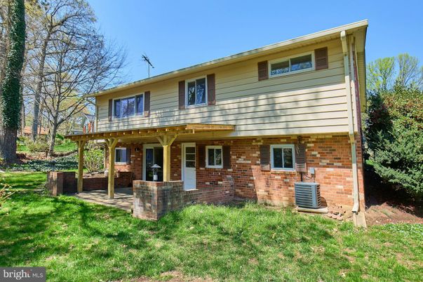 Exterior, Facade, Brick Facade, Raised Ranch