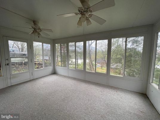 Empty room, Interior, Sun Room