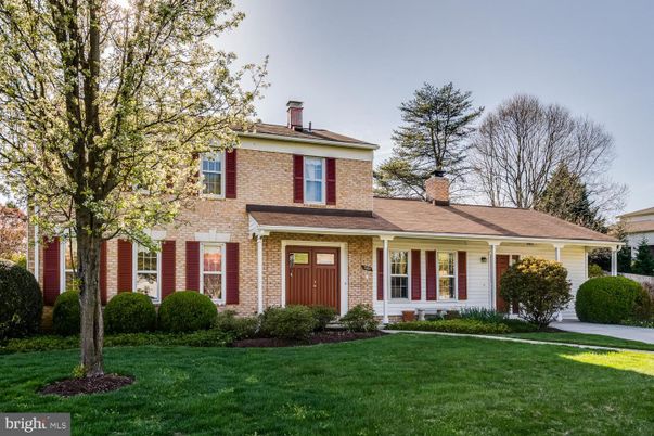 Exterior, Facade, Brick Facade, Ranch