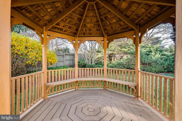 Exterior, Wood Texture Flooring