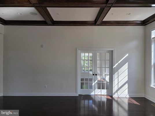 Empty room, Interior, Recessed Lighting, Wooden Beams, Wood Texture Flooring