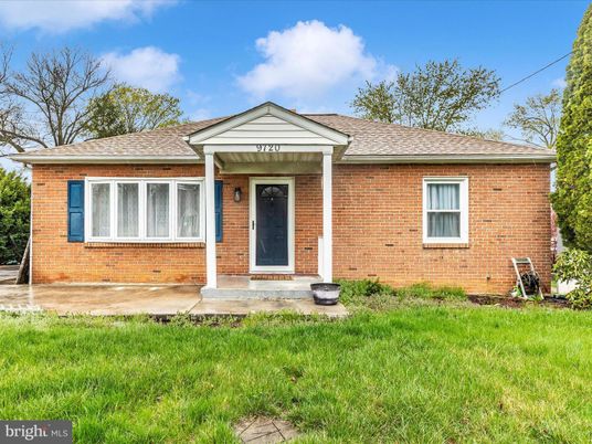 Exterior, Facade, Brick Facade, Cape Cod