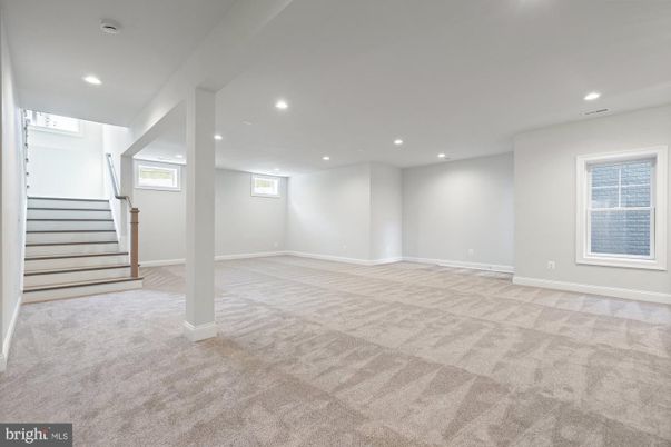 Empty room, Interior, Recessed Lighting