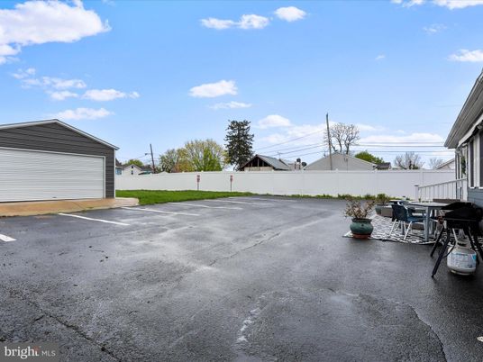 Backyard, Detached Garage, Exterior