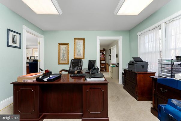 Home Office, Interior