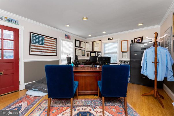 Home Office, Interior, Recessed Lighting, Wood Texture Flooring