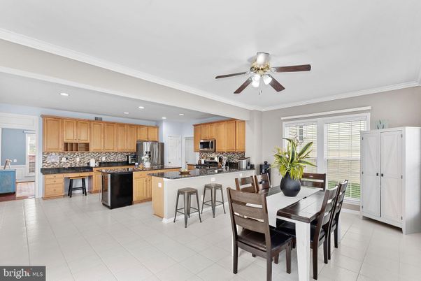 Dining room, Interior, Kitchen, Recessed Lighting, Stainless Steel Appliances