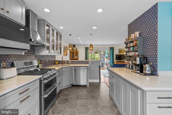 Interior, Kitchen, Pendant Lights, Recessed Lighting, Stainless Steel Appliances