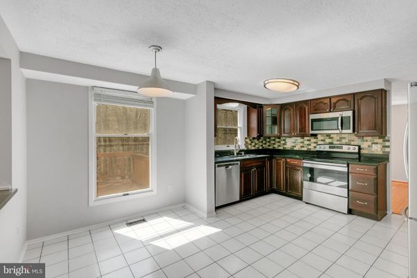 Interior, Kitchen, Pendant Lights, Stainless Steel Appliances