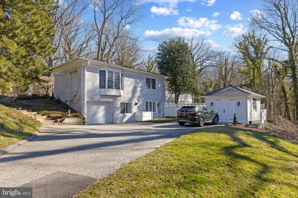Detached Garage, Exterior