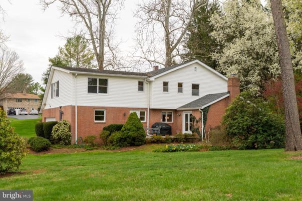 Exterior, Facade, Brick Facade, Split Level