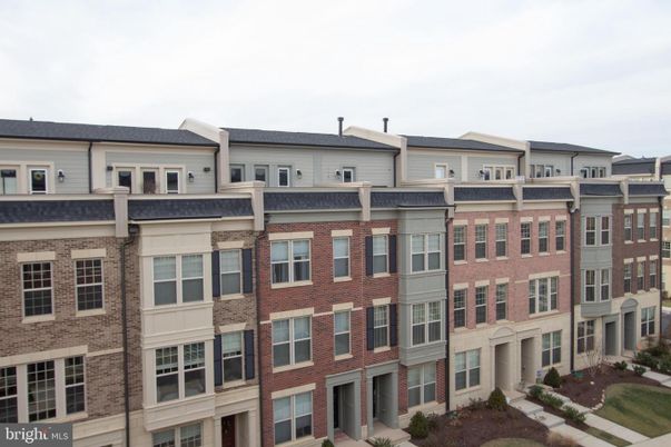 Exterior, Facade, Brick Facade, Rowhouse