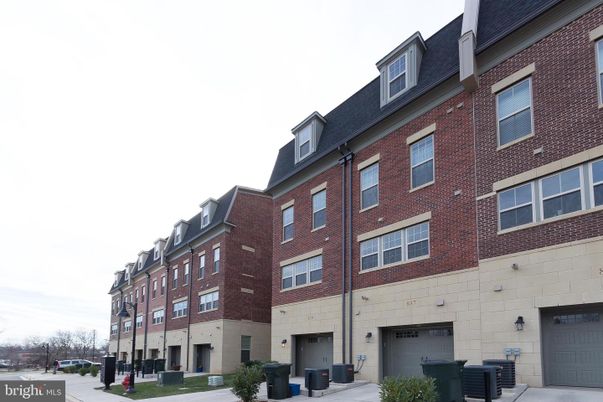 Attached, Exterior, Facade, Brick Facade, Rowhouse