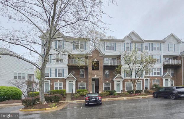 Exterior, Facade, Brick Facade, Rowhouse