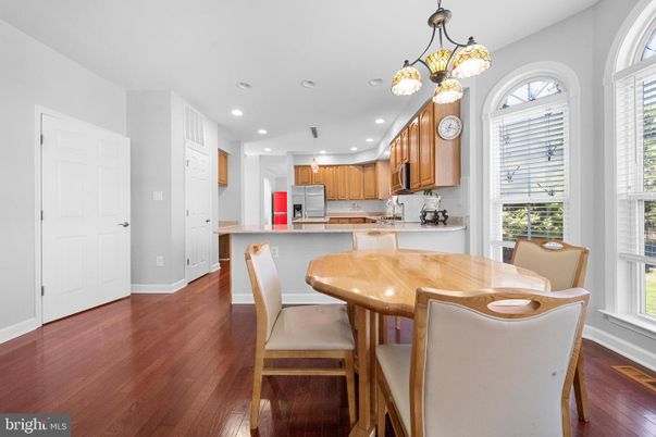 Dining room, Interior, Kitchen, Pendant Lights, Recessed Lighting, Wood Texture Flooring