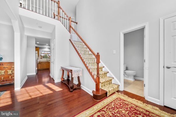 Bathroom, Interior, Recessed Lighting, Wood Texture Flooring