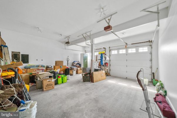 Garage, Interior