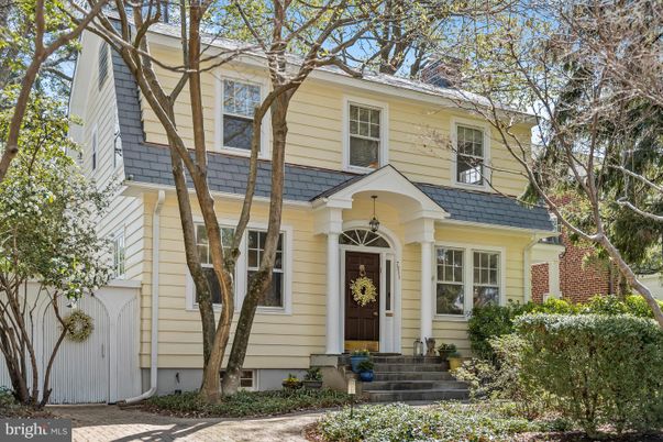 Exterior, Facade, Cape Cod