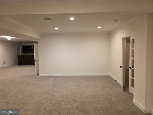 Empty room, Interior, Recessed Lighting