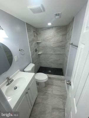 Bathroom, Interior, Marble, Marble Walls, Recessed Lighting