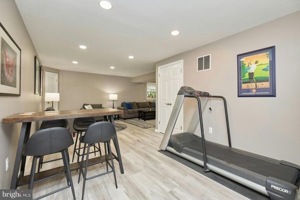 Fitness Equipment, Interior, Recessed Lighting, Wood Texture Flooring