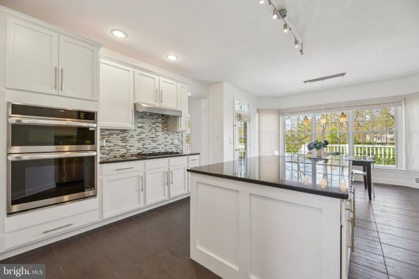 Dining room, Interior, Kitchen, Pendant Lights, Recessed Lighting, Stainless Steel Appliances