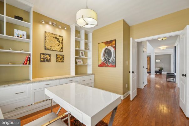 Interior, Pendant Lights, Wood Texture Flooring