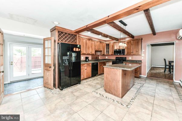 Interior, Kitchen, Pendant Lights, Recessed Lighting, Wooden Beams