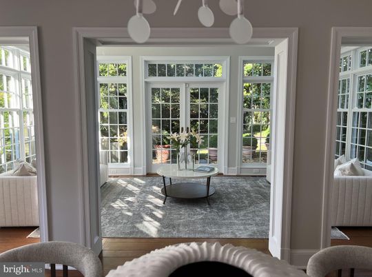 Interior, Pendant Lights, Sun Room, Wood Texture Flooring