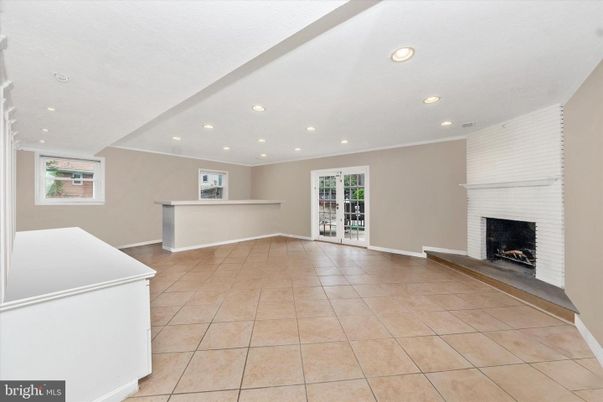 Empty room, Fireplace, Interior, Recessed Lighting