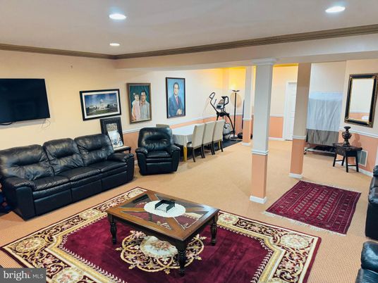 Fitness Equipment, Interior, Living room, Recessed Lighting