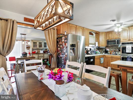 Dining room, Interior, Kitchen, Stainless Steel Appliances