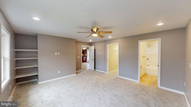Bathroom, Empty room, Interior, Recessed Lighting