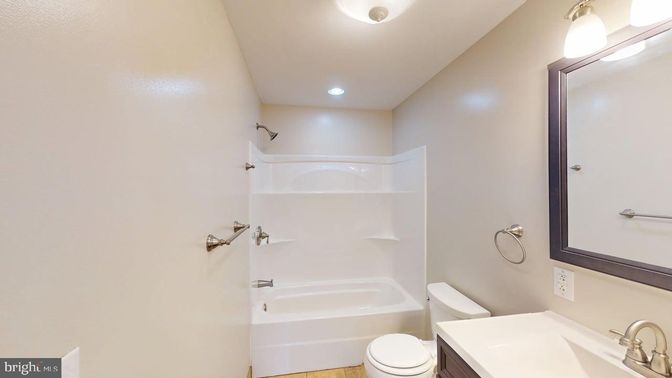 Bathroom, Interior, Recessed Lighting