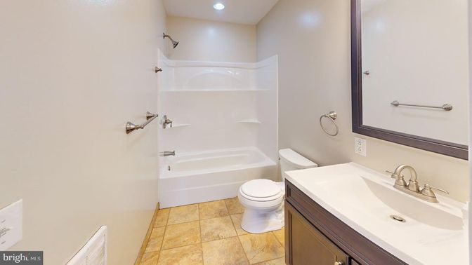 Bathroom, Interior, Recessed Lighting